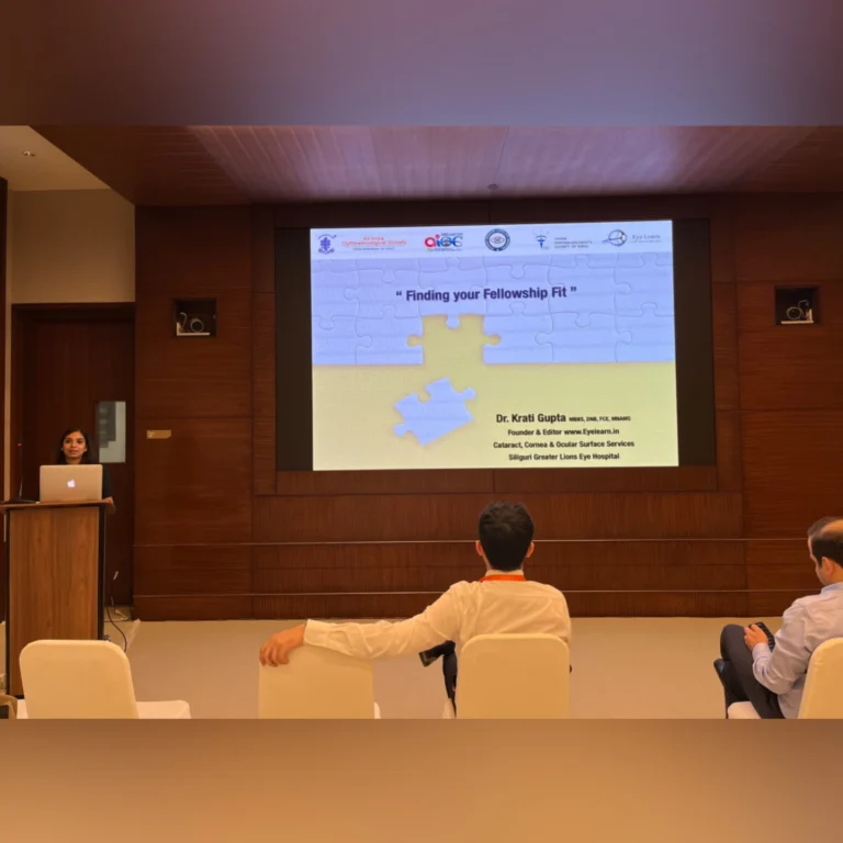 Dr. Krati Gupta guiding budding ophthalmologists to find the best fellowship at AIOS conference